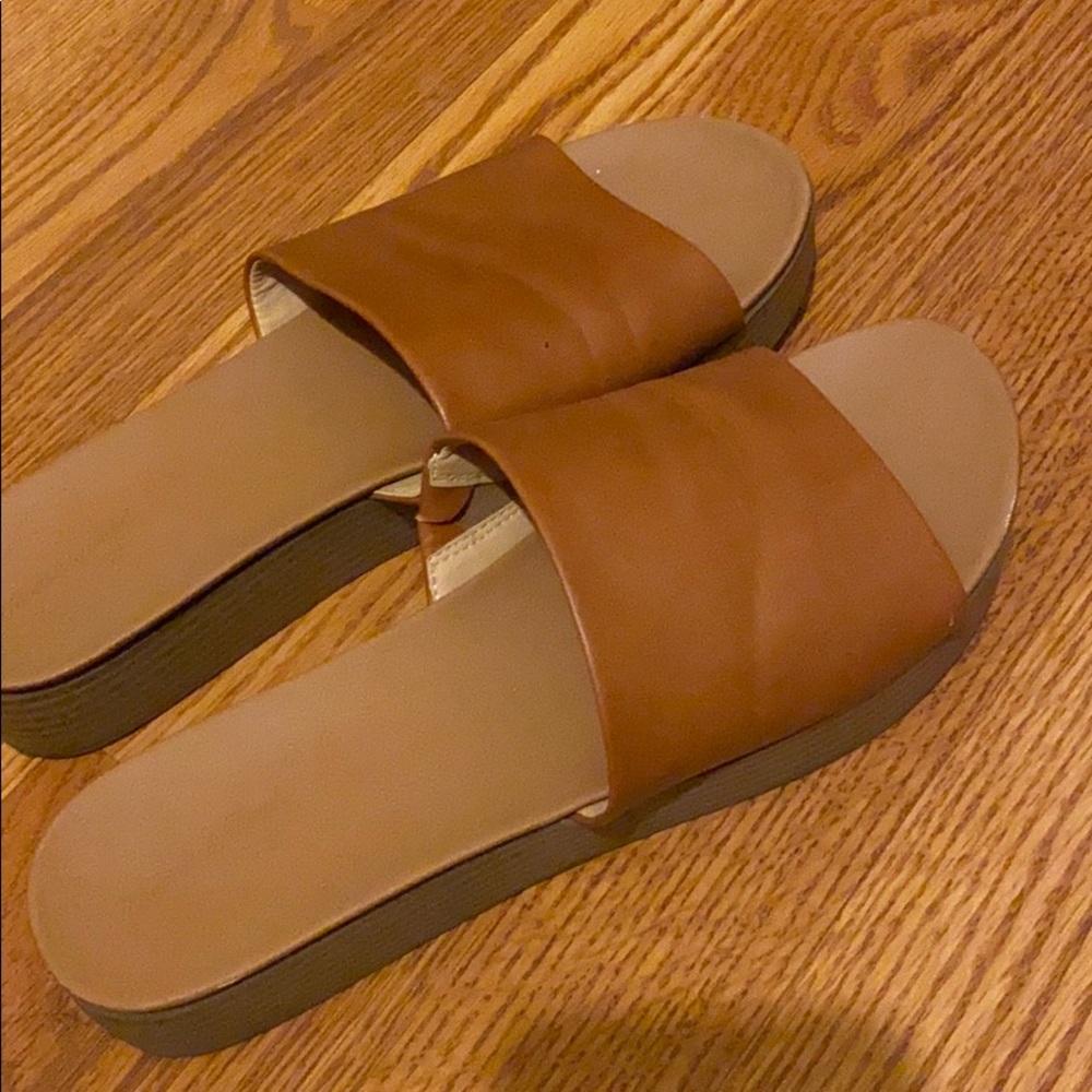 Brown platforms